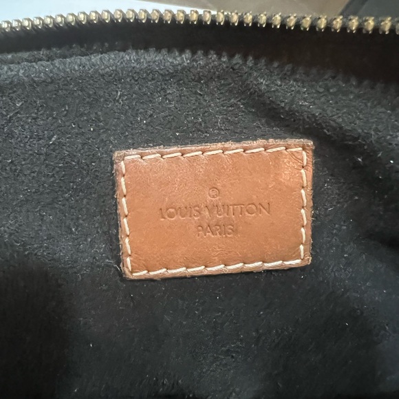 Louis Vuitton Pallas Monogram Noir w/ black cowhide trim, brown handles. - Picture 9 of 14